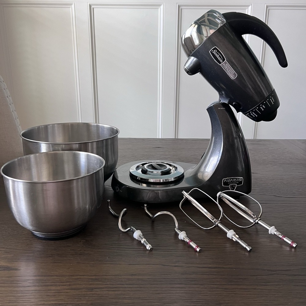 Sunbeam Mixmaster Stand Mixer Legacy Edition Model 2348 W/4 Attachments